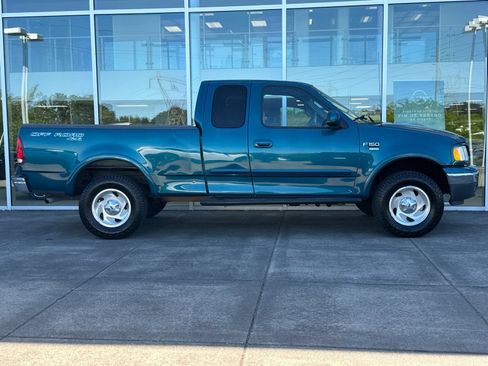 Used 2001 Ford F150 XLT AWD/4WD image 2