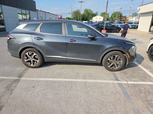Used 2023 Kia Sportage EX FWD image 4