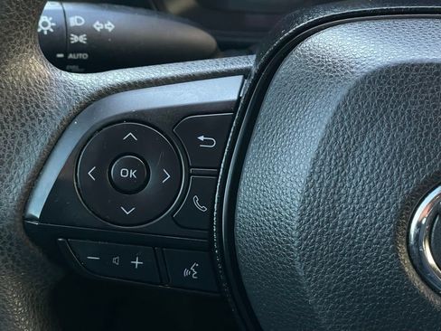 Used 2020 Toyota Corolla LE image 15