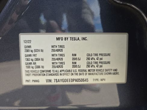 Used 2023 Tesla Model Y Long Range AWD/4WD image 32