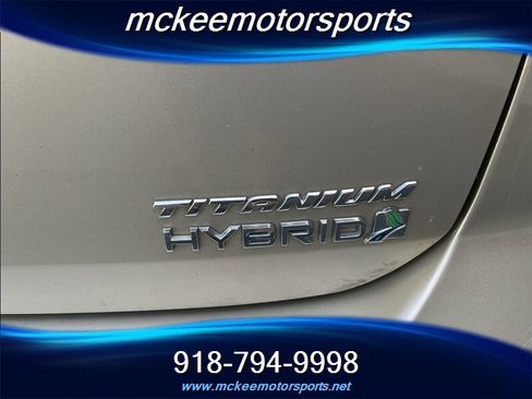 Used 2017 Ford C-MAX Titanium w/ Equipment Group 301A FWD image 10