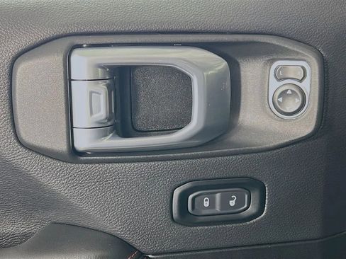 Used 2024 Jeep Wrangler Unlimited Rubicon w/ Technology Group image 19