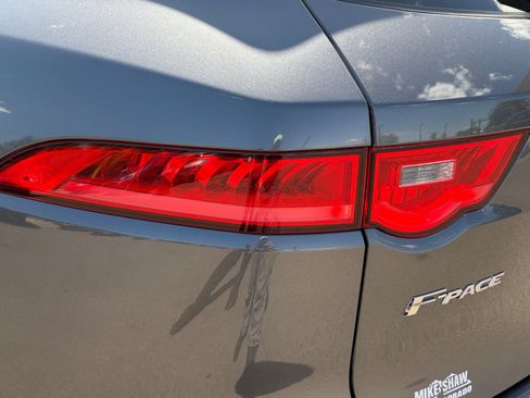 Used 2019 Jaguar F-PACE Prestige AWD/4WD image 16