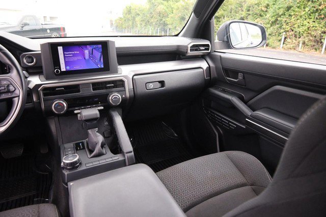 Used 2025 Toyota 4Runner SR5 AWD/4WD image 26