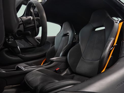 Used 2019 McLaren 600LT RWD image 9