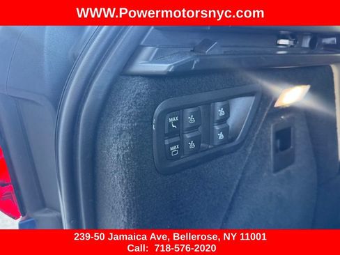 Used 2021 BMW X7 xDrive40i w/ M Sport Package AWD/4WD image 32