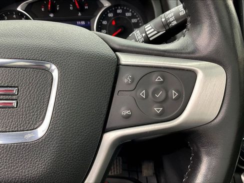 Used 2022 GMC Terrain SLT image 18