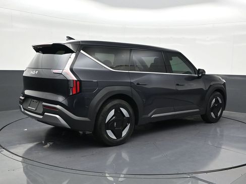 Used 2026 Kia EV9 Light RWD image 5