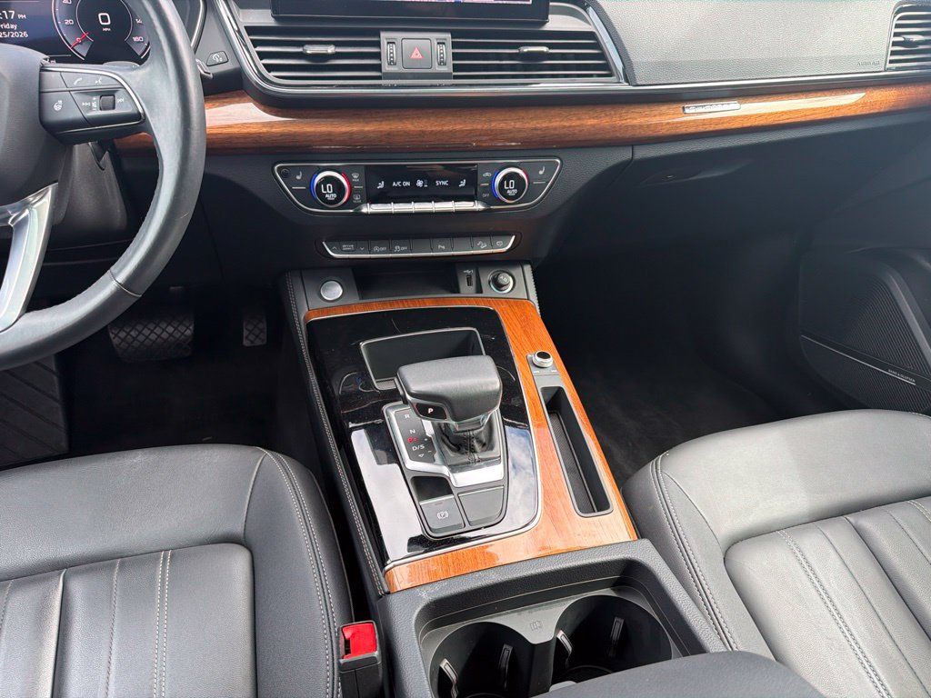 Used 2023 Audi Q5 2.0T Premium Plus w/ Premium Plus Package AWD/4WD image 16