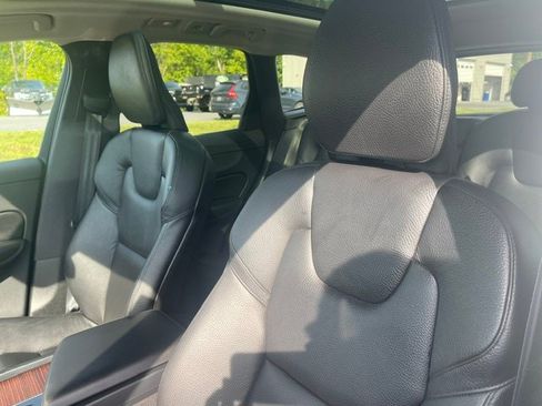 Used 2024 Volvo XC60 T8 Plus w/ Protection Package Premier AWD/4WD image 8