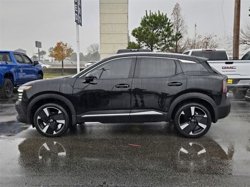 Used 2025 Nissan Kicks SR image 7