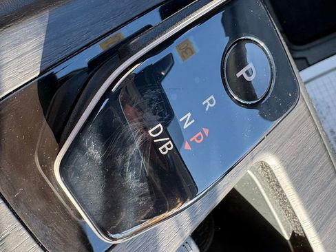 Used 2023 Nissan Ariya FWD image 33