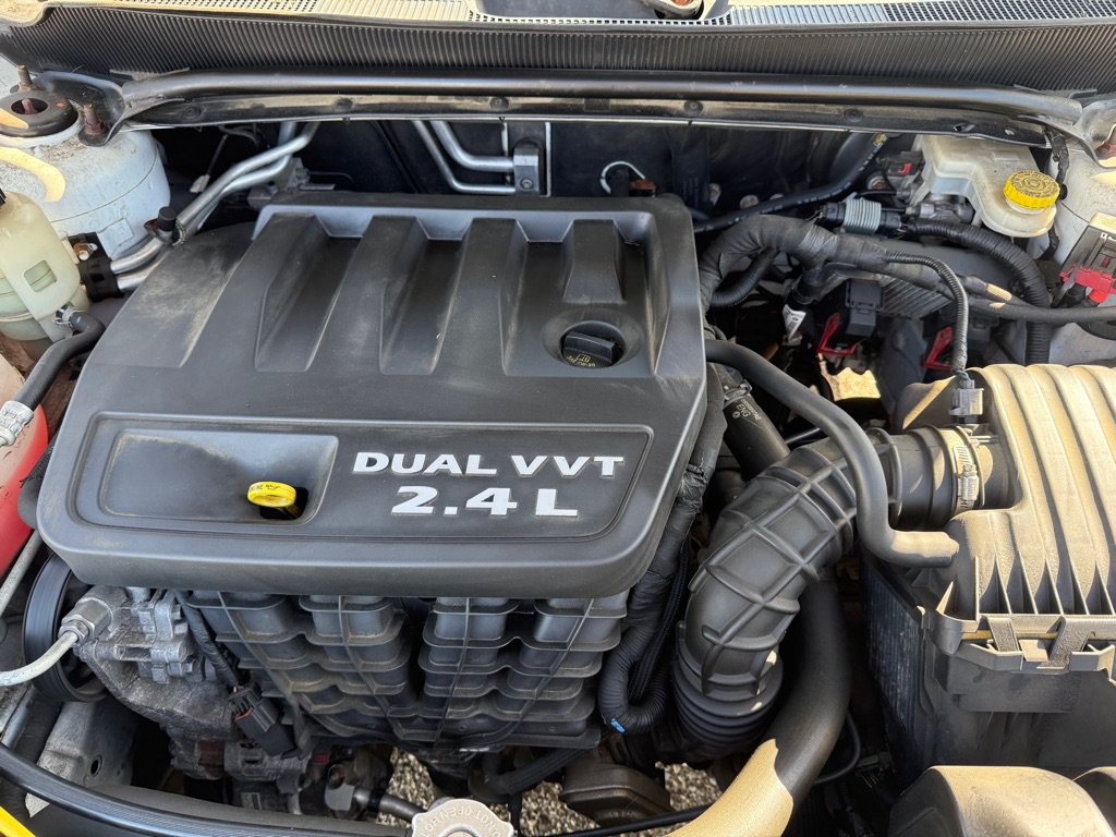 Used 2011 Dodge Avenger Mainstreet FWD image 13