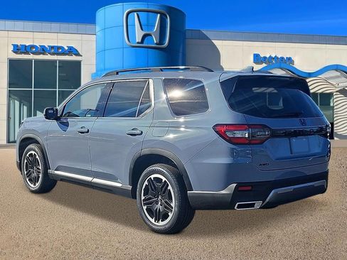 New 2026 Honda Pilot Touring image 2