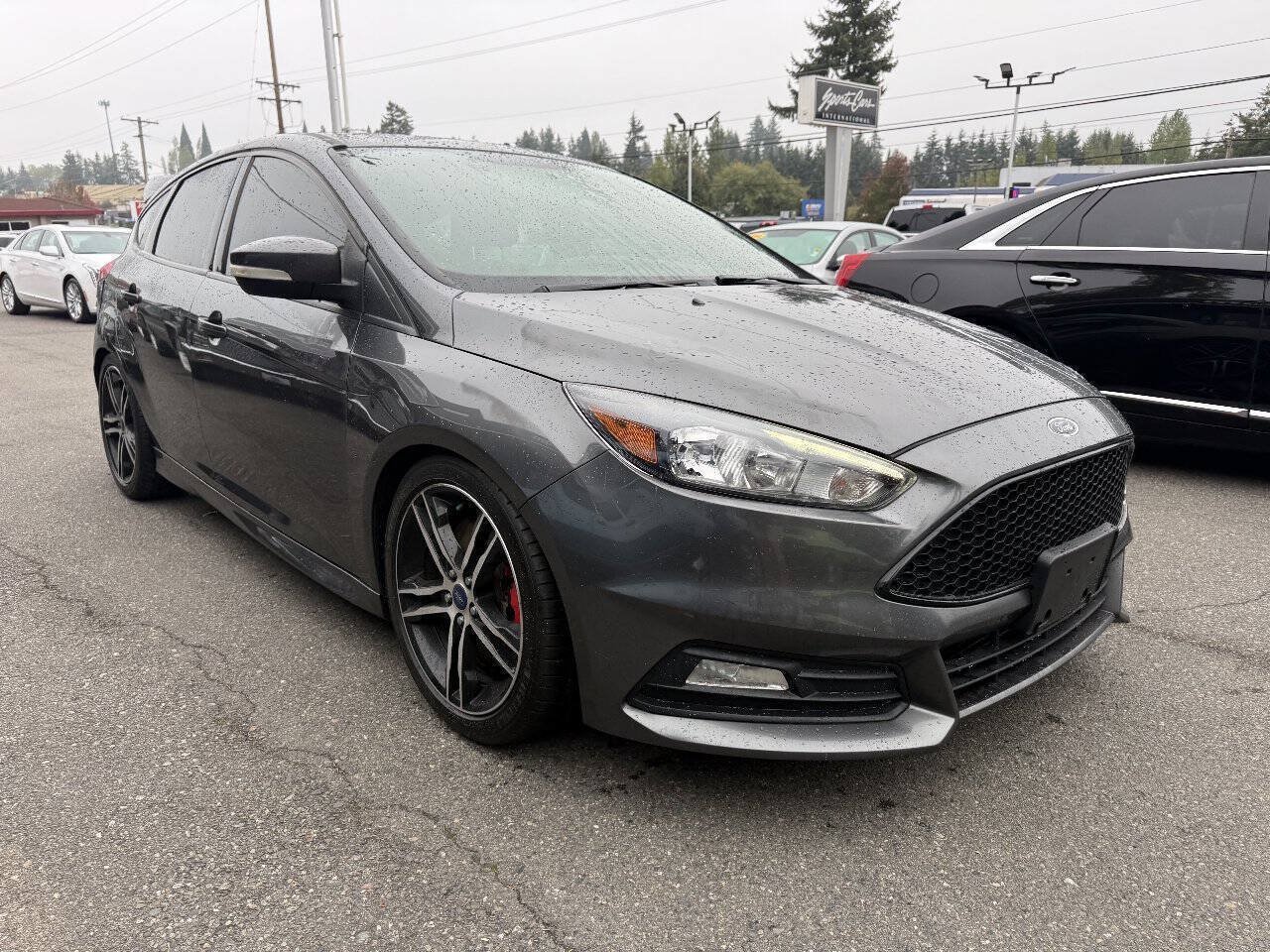 Used 2018 Ford Focus ST FWD image 7