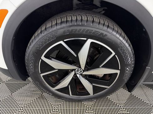 Used 2023 Volkswagen ID.4 Pro S AWD/4WD image 12