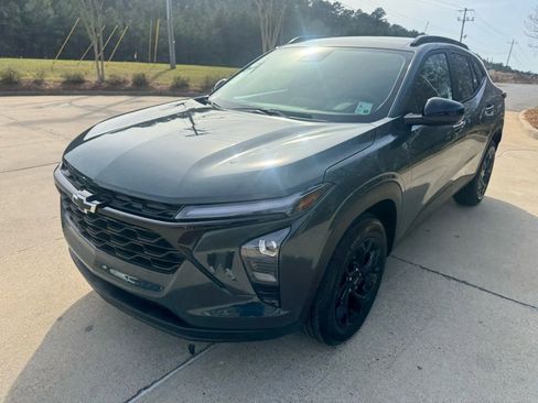 New 2026 Chevrolet Trax LT w/ Midnight Edition image 12