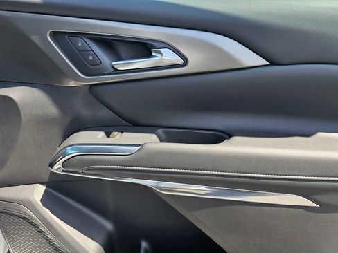New 2026 Chevrolet Traverse LT w/ Driver Confidence Package FWD image 9