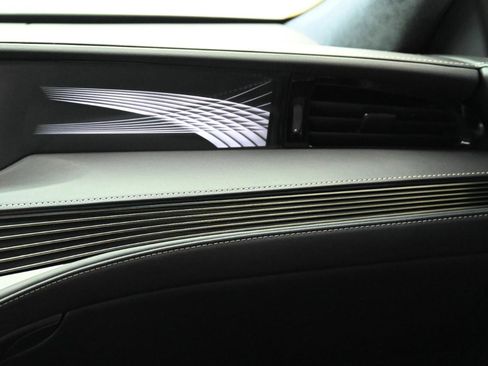 Used 2018 Lexus LS 500 w/ Luxury Package image 40