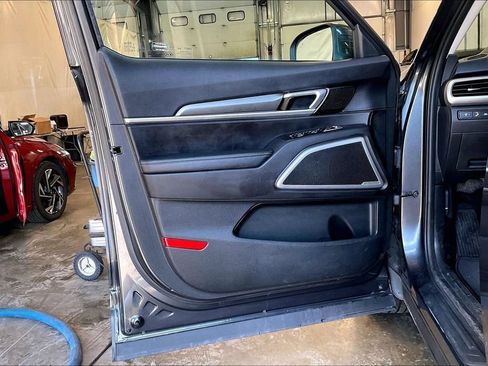 Used 2021 Kia Telluride LX FWD image 23