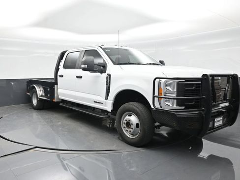 Used 2023 Ford F350 XL AWD/4WD image 5
