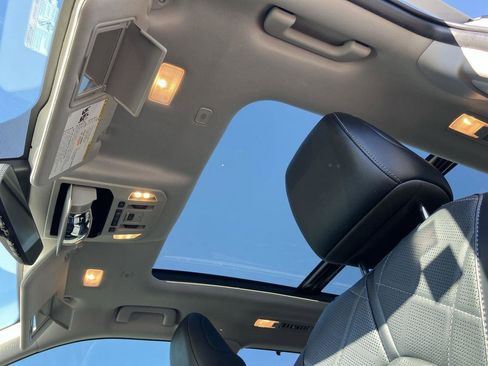 Used 2024 Toyota Highlander Platinum image 24