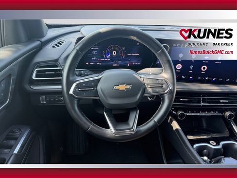 Used 2024 Chevrolet Traverse LT AWD/4WD image 15