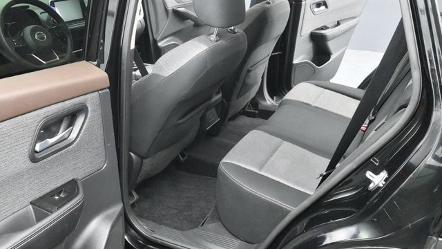 Used 2021 Nissan Rogue SV AWD/4WD image 18