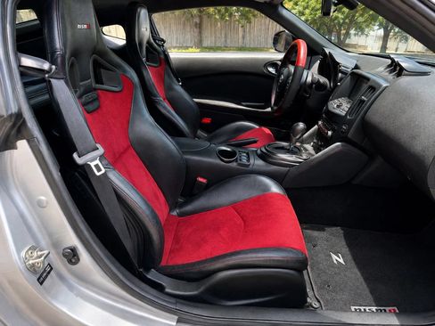 Used 2016 Nissan 370Z NISMO RWD image 9