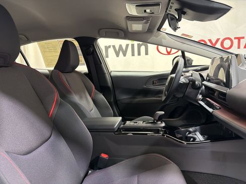 Used 2026 Toyota Prius Plug-In Hybrid image 12
