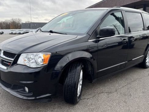 Used 2020 Dodge Grand Caravan SXT image 3