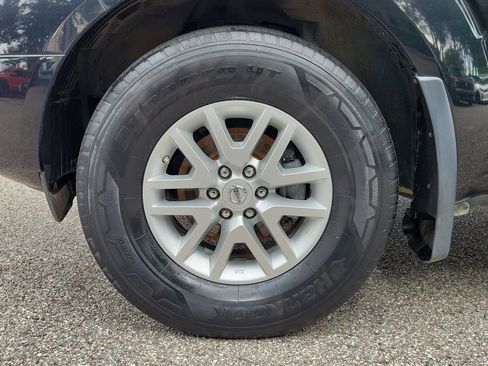 Used 2017 Nissan Frontier SV RWD image 10