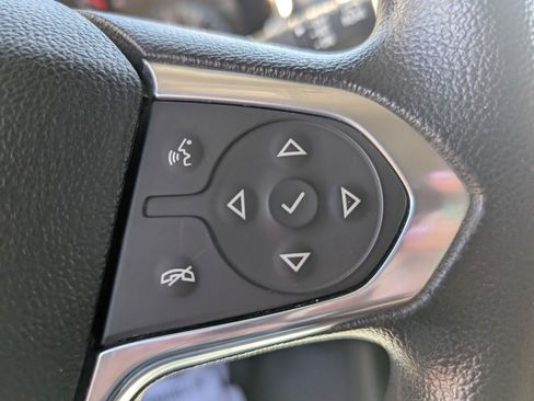 Used 2020 Chevrolet Traverse LS FWD image 16