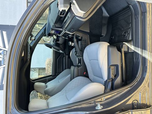 Used 2025 Toyota Tacoma SR5 AWD/4WD image 23