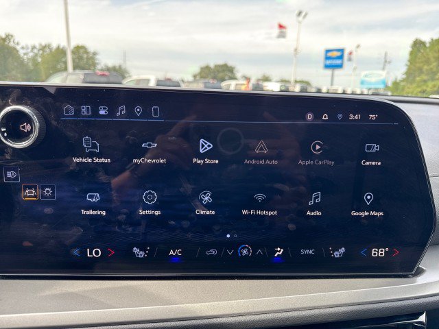 Used 2026 Chevrolet Traverse LT w/ Driver Confidence Package FWD image 21