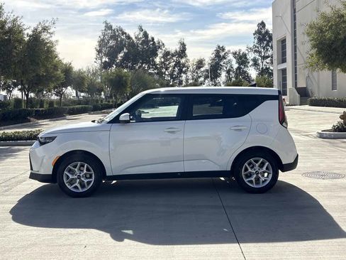 Used 2024 Kia Soul LX w/ Option Group 015 image 6
