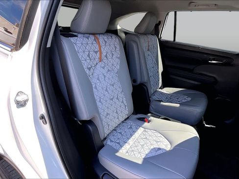 Used 2022 Toyota Highlander Bronze Edition w/ Protection Package #3 (TMS) AWD/4WD image 19