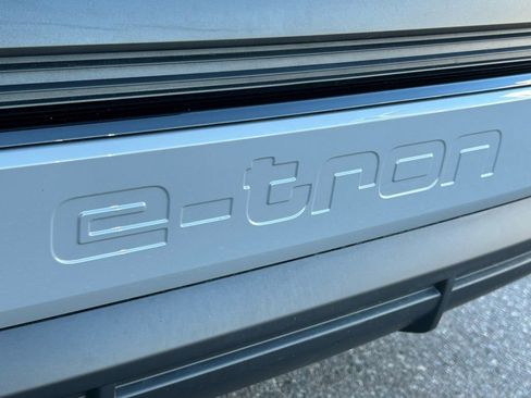 Used 2024 Audi Q4 e-tron Premium w/ Convenience Package image 54