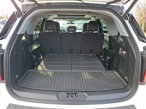 Used 2023 Ford Explorer XLT w/ Equipment Group 202A image 18