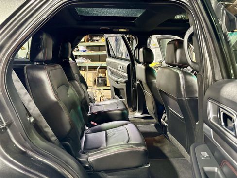Used 2017 Ford Explorer Sport w/ Equipment Group 401A image 9