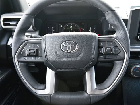 New 2026 Toyota 4Runner SR5 AWD/4WD image 17