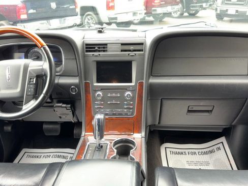 Used 2017 Lincoln Navigator Select AWD/4WD image 16