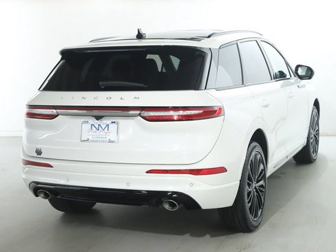 Certified 2024 Lincoln Corsair Reserve w/ Equipment Group 201A AWD/4WD image 46