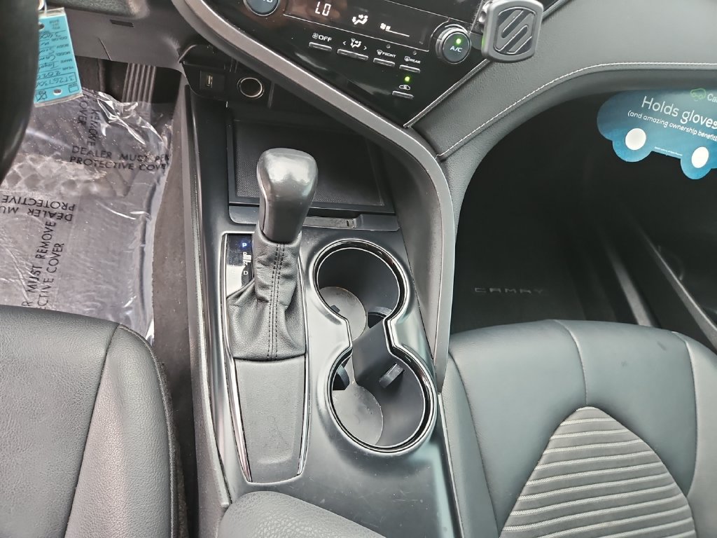 Used 2020 Toyota Camry SE FWD image 12