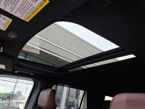 Used 2022 Ford Expedition Limited image 15