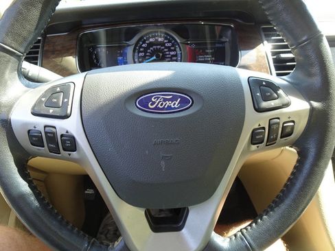 Used 2018 Ford Taurus Limited image 24