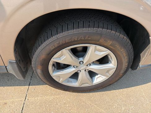 Used 2014 Subaru Forester 2.5i Limited AWD/4WD image 9
