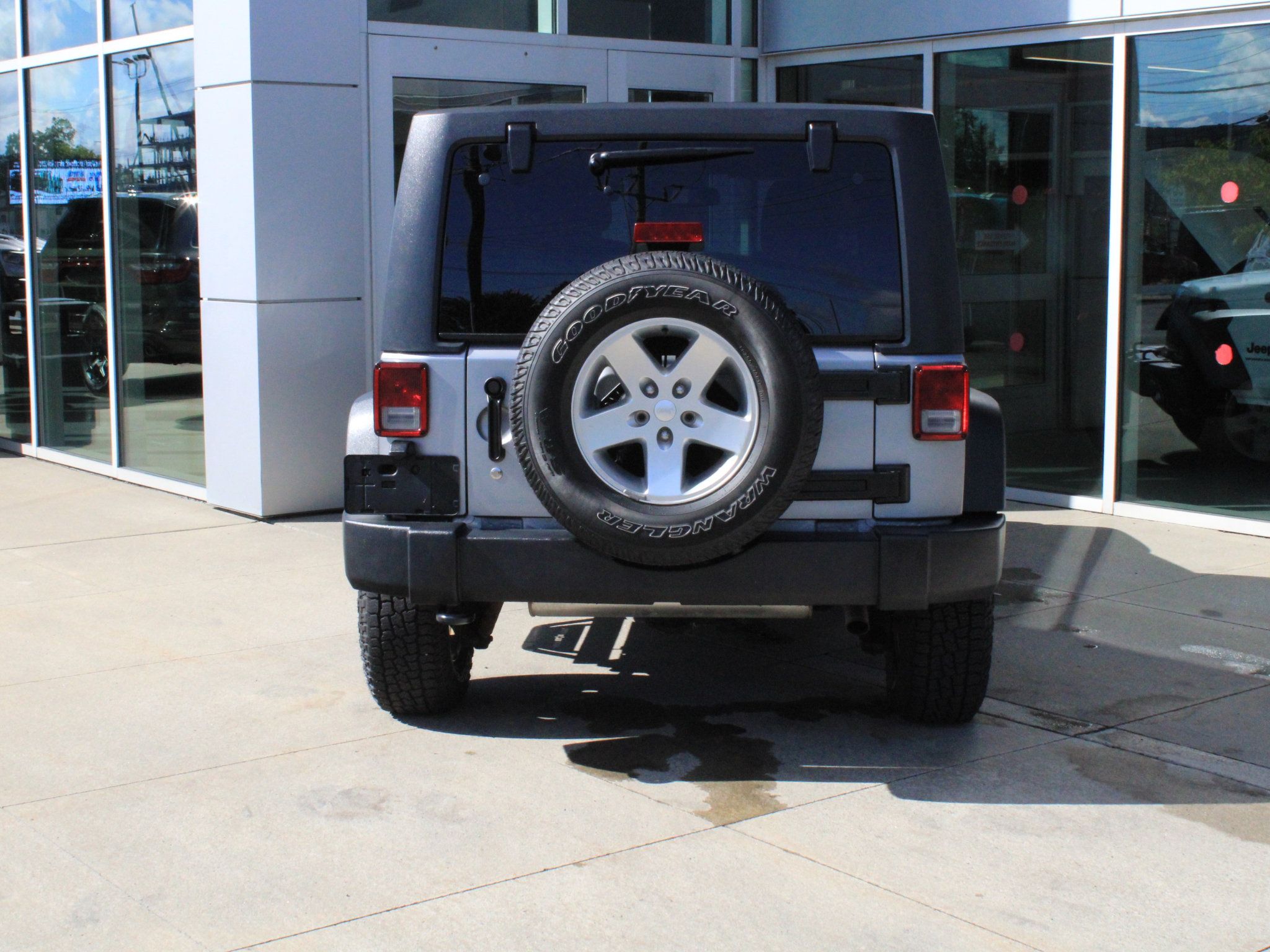Used 2018 Jeep Wrangler Unlimited Sport S AWD/4WD image 7