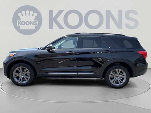 Used 2024 Ford Explorer XLT w/ Equipment Group 202A AWD/4WD image 2