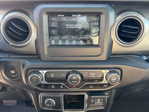 Used 2022 Jeep Wrangler Unlimited Sport image 23